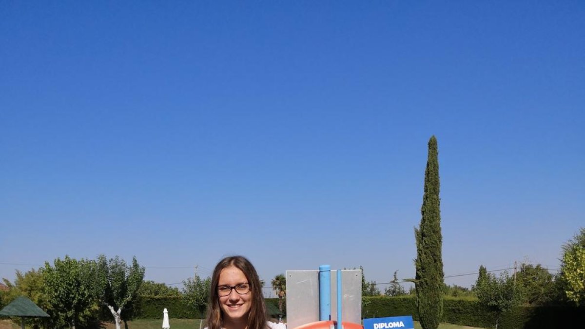 Paula Juste i Emma Carrasco, les dos nadadores que han obtingut el permís per entrenar-se al CAR.