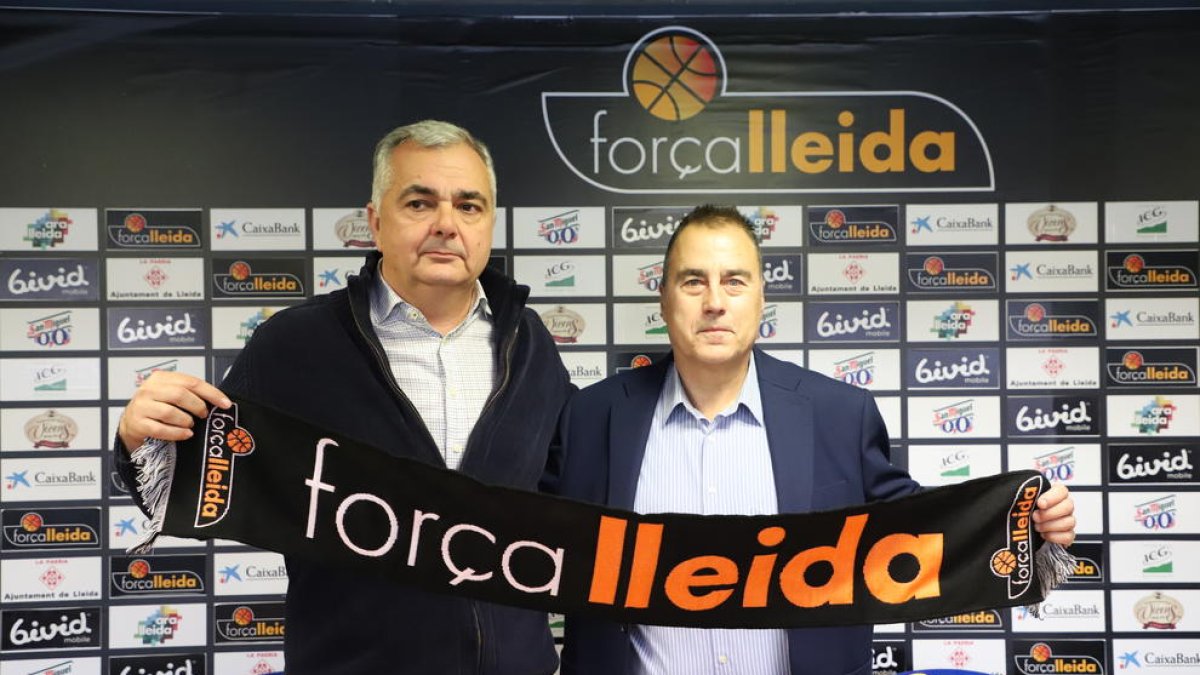 Albert Aliaga, nou president del Força Lleida, amb el tècnic Gustavo Aranzana.