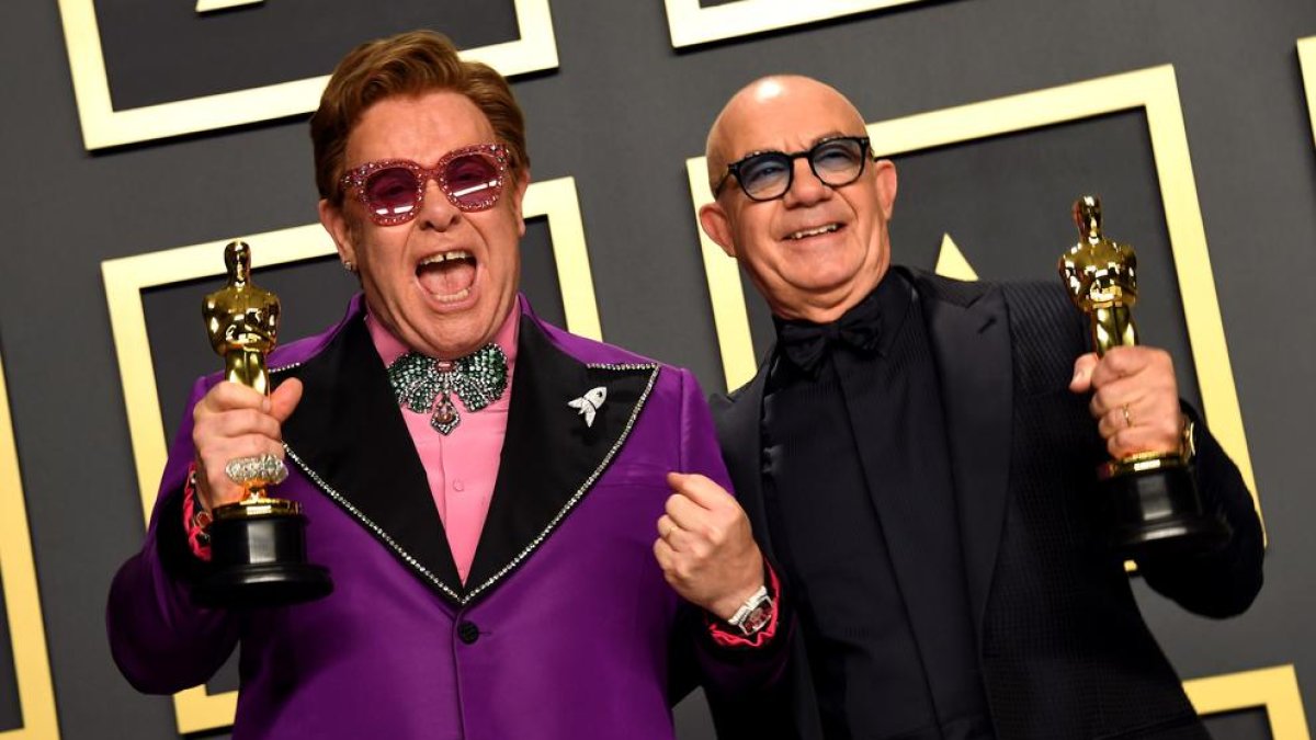 Elton John i Bernie Taupin, eufòrics per l’Oscar a millor cançó.