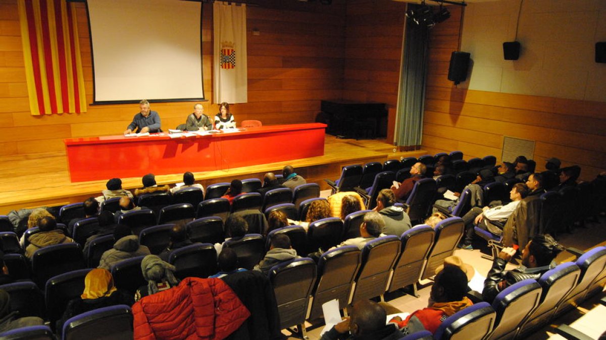 Imagen de la asamblea de UGT celebrada ayer en Mollerussa.