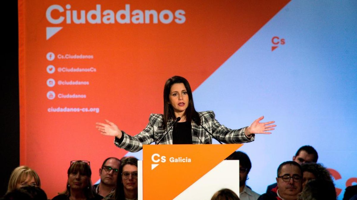 Inés Arrimadas durant un intervenció en un acte.