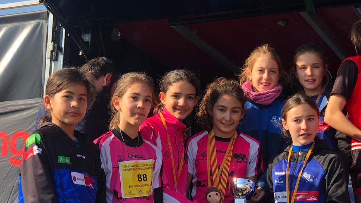 Les integrants de l’equip sub-10 que van aconseguir la segona plaça.