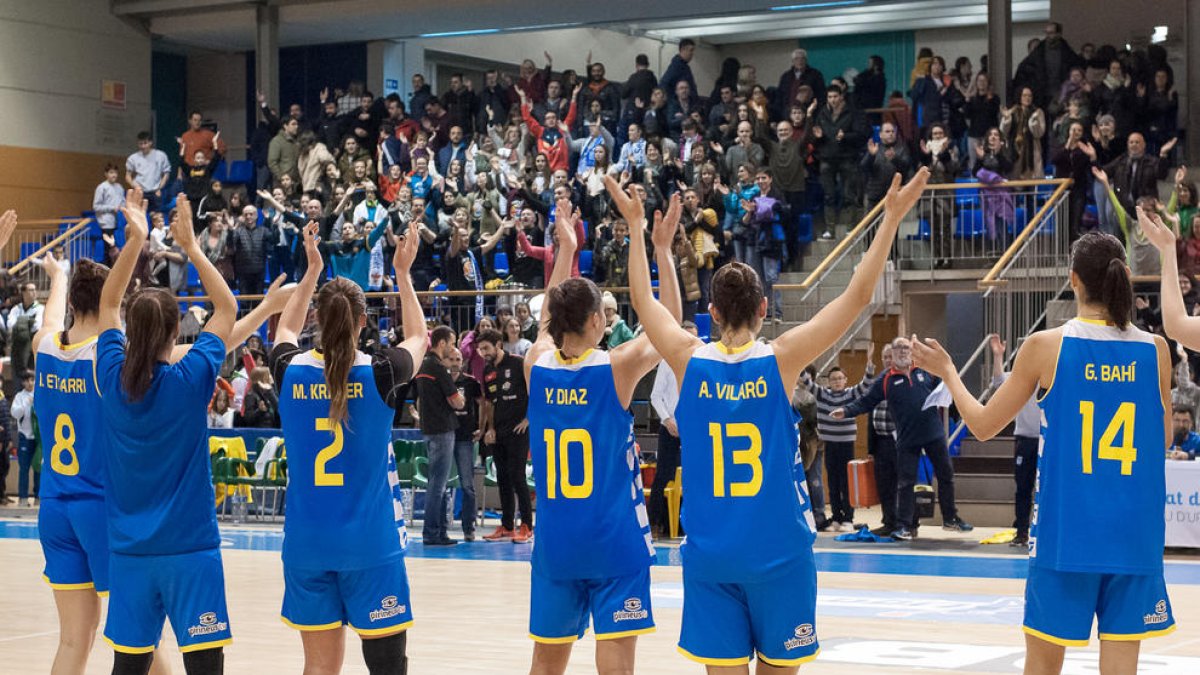 Las jugadoras del Alt Urgell confían en el respaldo de su gente para tumbar a las donostiarras.