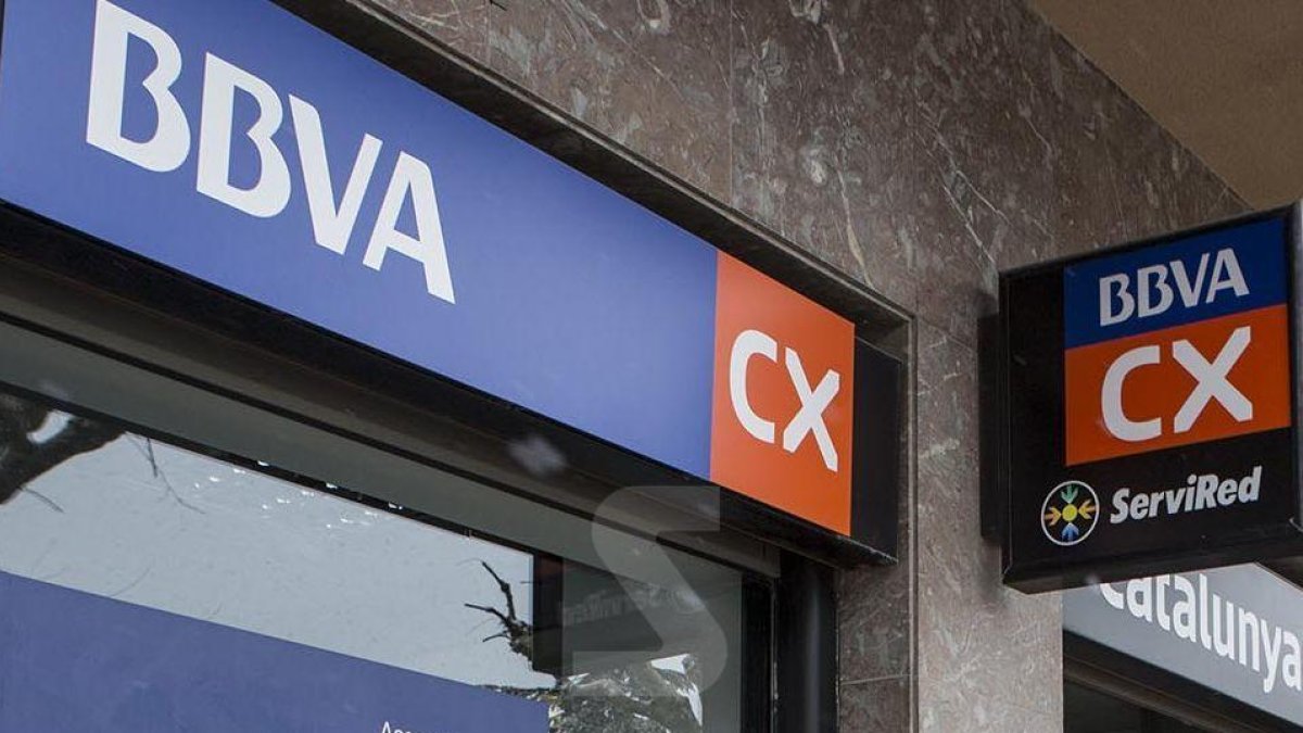 Imagen de archivo de una oficina del BBVA en Lleida.