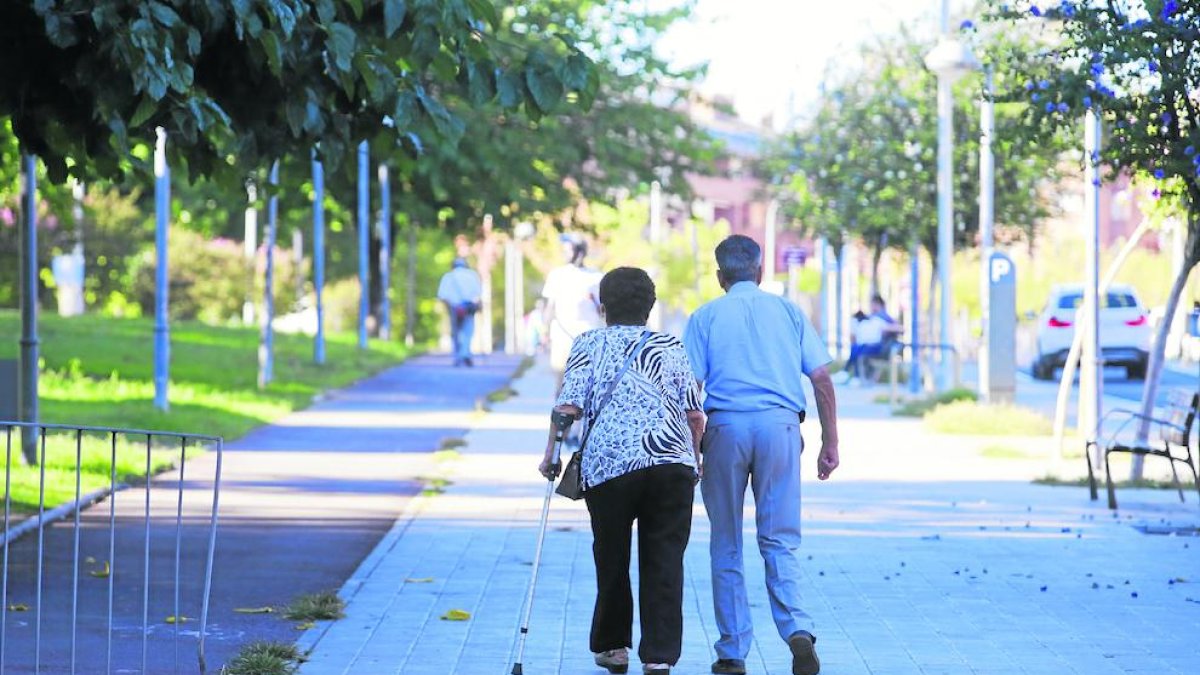 Més de 1.200 lleidatans encara esperen passar la valoració per accedir a l’ajuda.