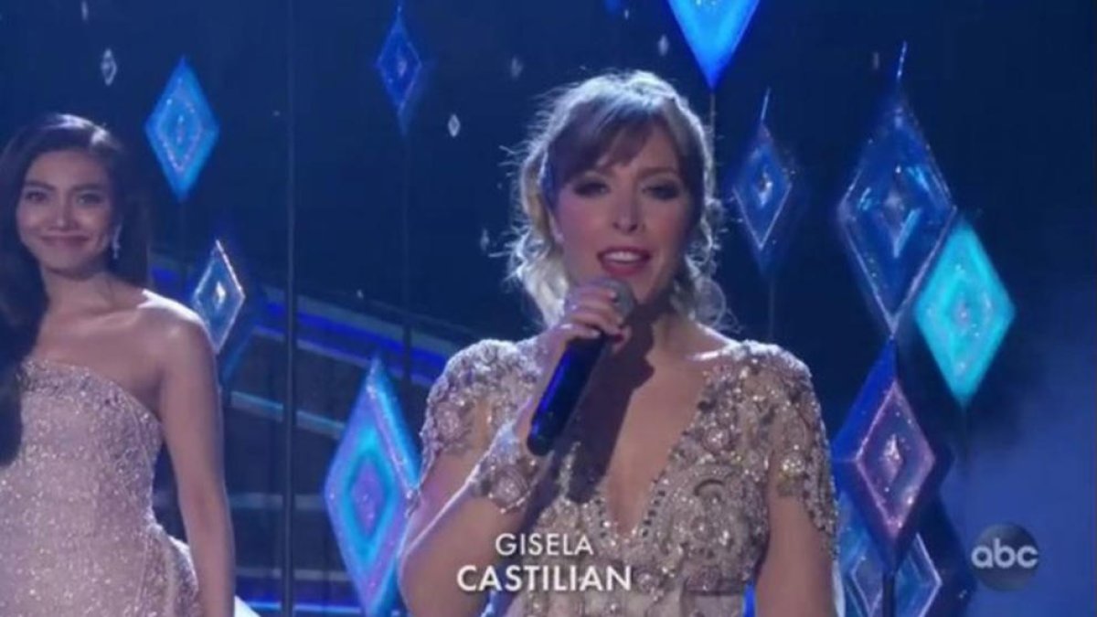 Gisela en su actuación en los Oscar.