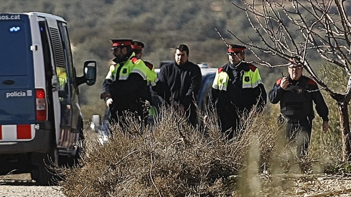 Imagen de la reconstrucción del doble crimen con el autor confeso Ismael Rodríguez Clemente en el coto de caza de Aspa.