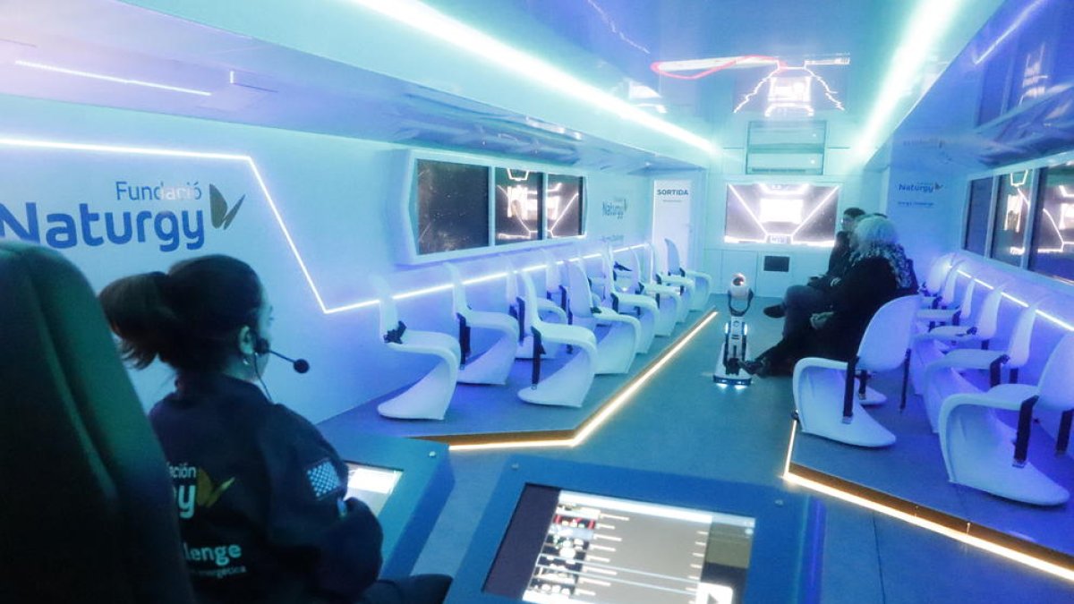 Naturgy instaló ayer en Lleida una experiencia virtual para concienciar sobre la contaminación.