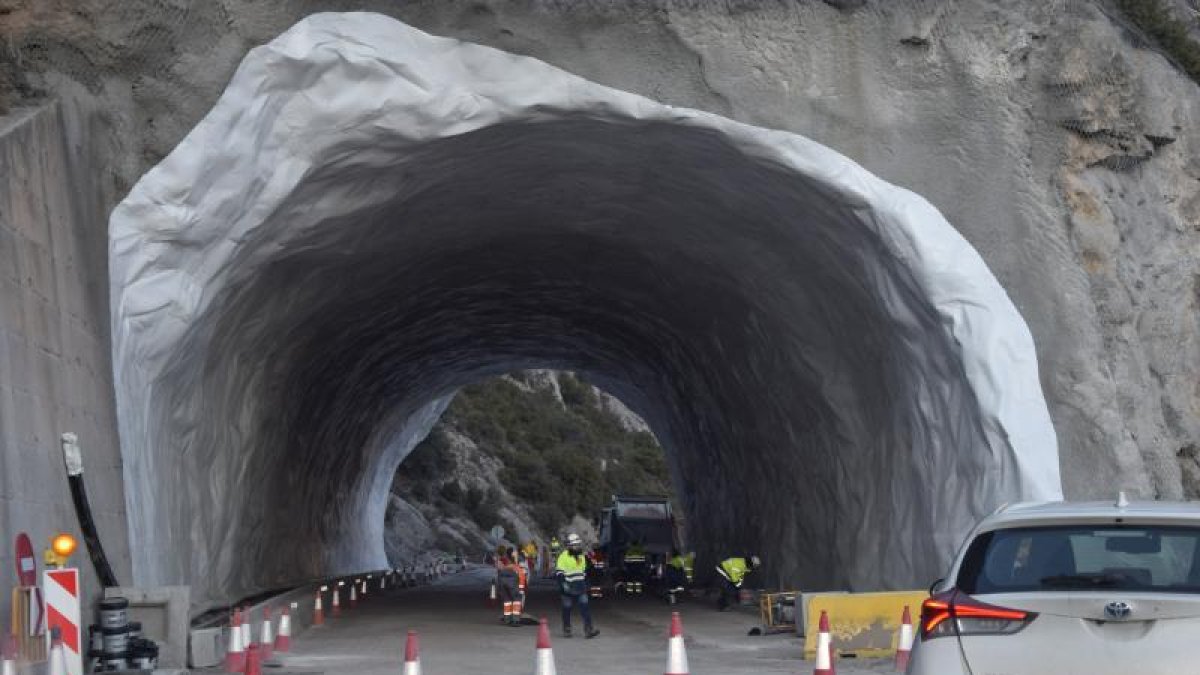 Un dels talls que s’han dut a terme a la C-14.