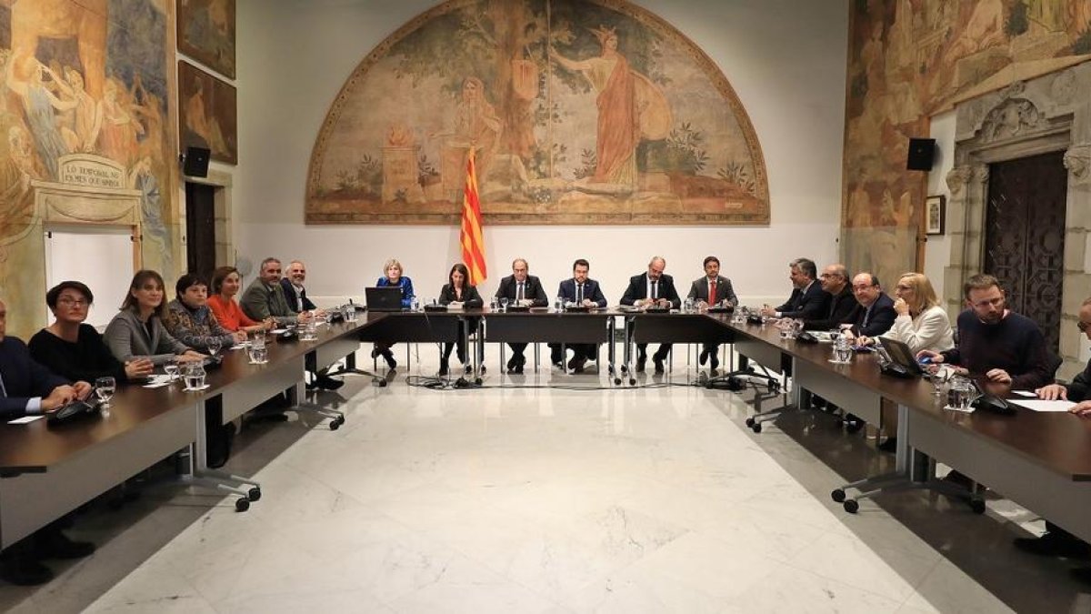 Reunió del Govern amb els grups parlamentaris sobre l’evolució del coronavirus, ahir.