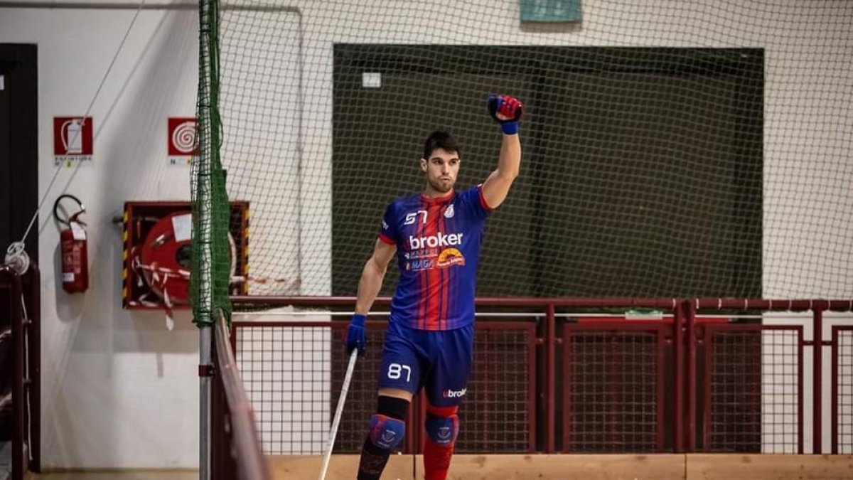 David Ballestero celebra un gol amb el seu equip, l’Scandiano.
