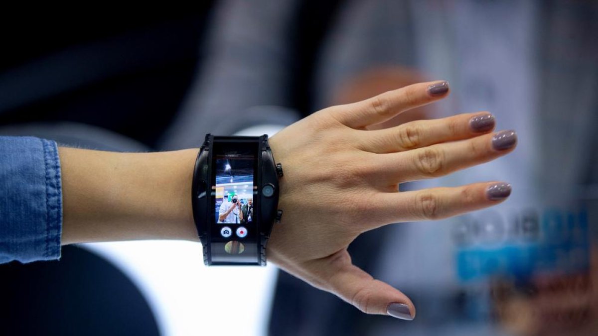 Al món es venen cinc rellotges i braçalets intel·ligents per segon