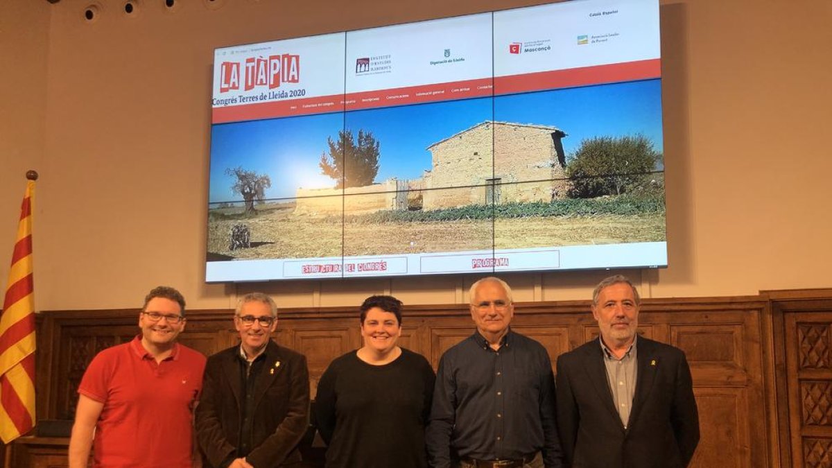 Les autoritats durant la presentació del congrés.