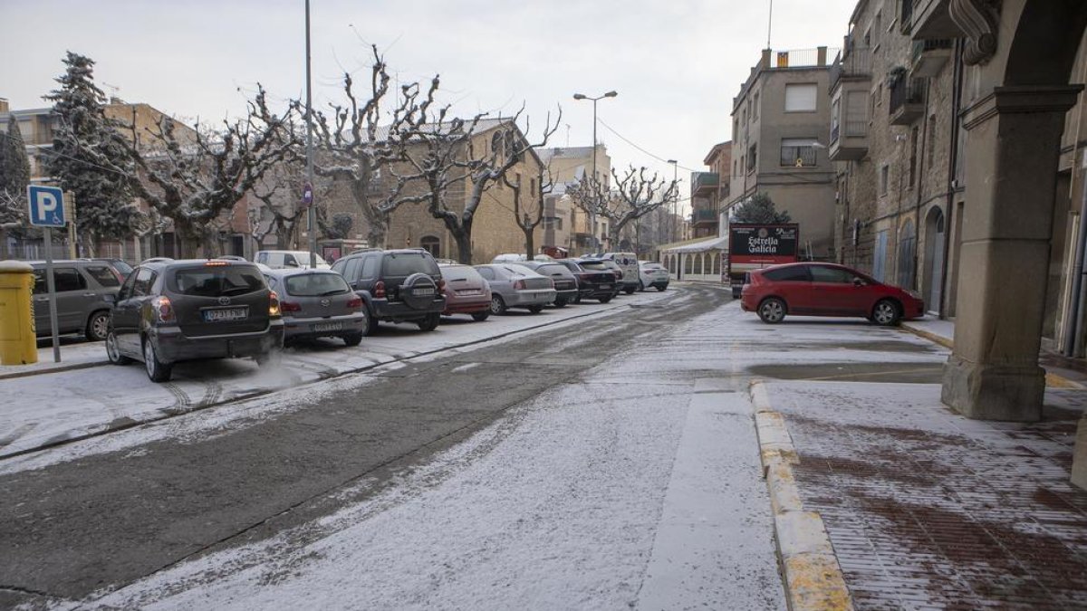 Este es el aspecto que tenía ayer por la mañana una calle de Guissona.