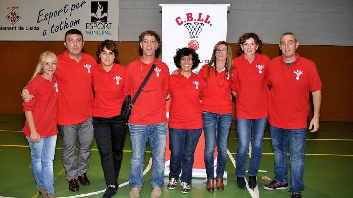 En la imagen, los miembros de la actual junta directiva que cerrará su mandato el 19 de diciembre.