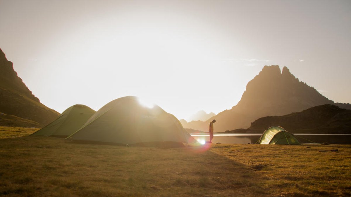 'Saludant les primeres llums del dia', foto guanyadora del concurs 'Les meues vacances'.