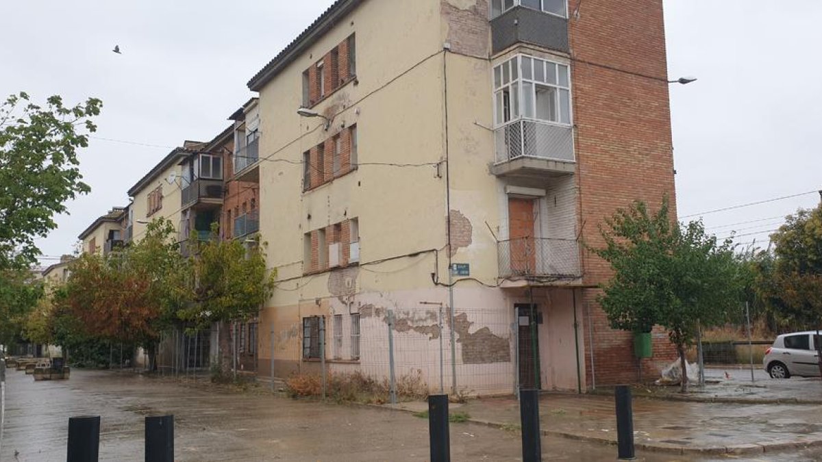 El bloque A espera su derribo los últimos meses de este año.