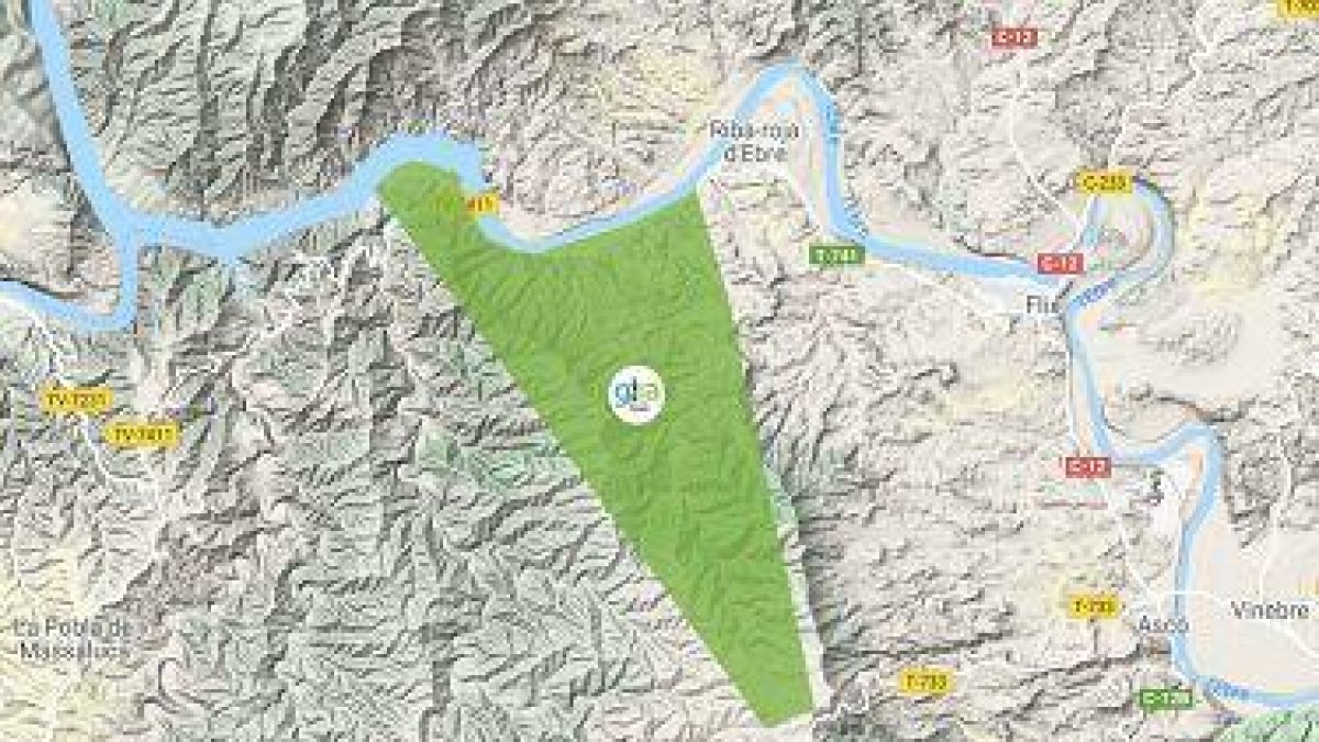El proyecto de la central hidroeléctrica reversible está situada entre los términos municipales de Riba-Roja (Ribera d'Ebre) y La Fatarella (Terra Alta).
