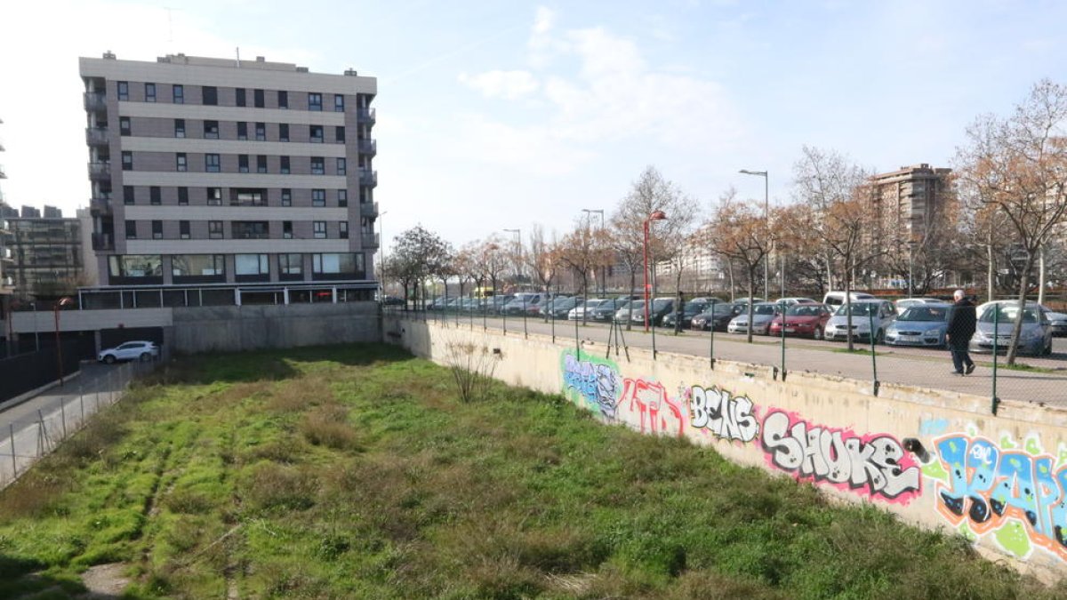 Solar del número 55 de la calle Jaume II donde Clece Vitam construirá el geriátrico.