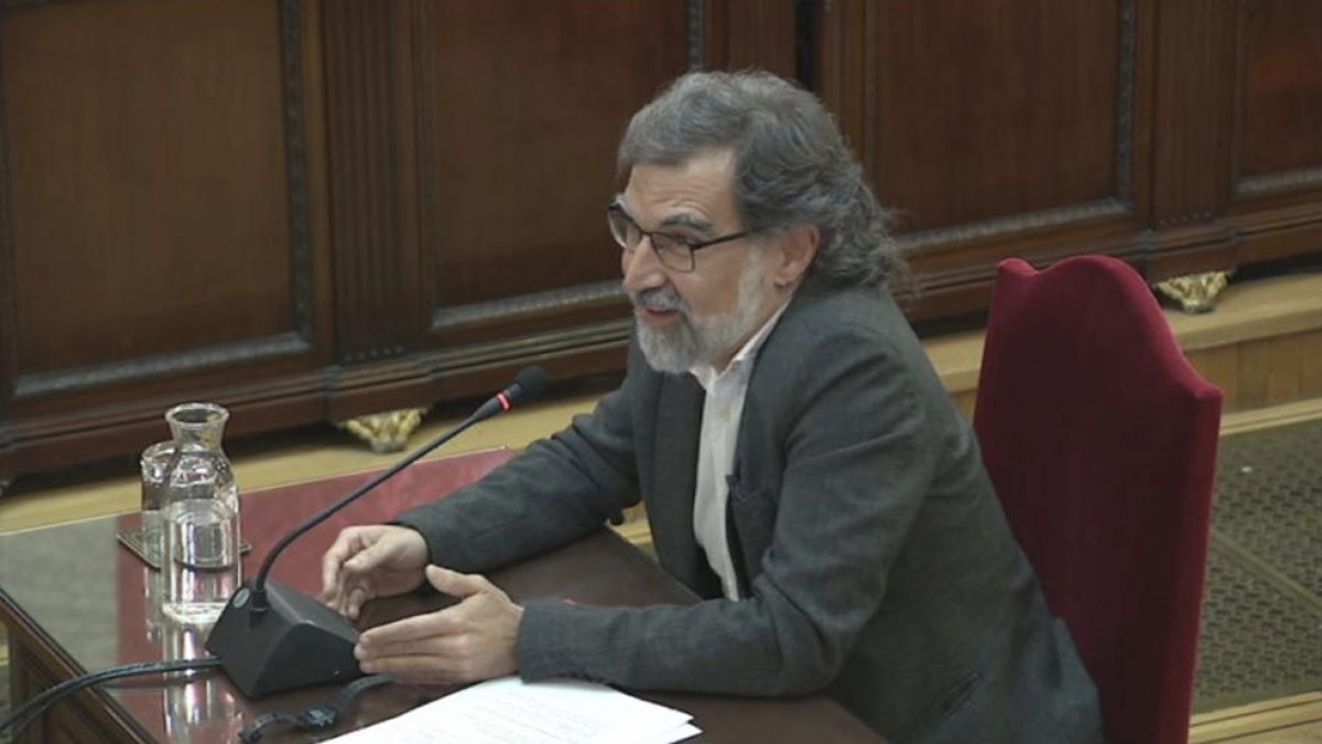 La Generalitat aprova el primer permís per a Jordi Sànchez i Jordi Cuixart