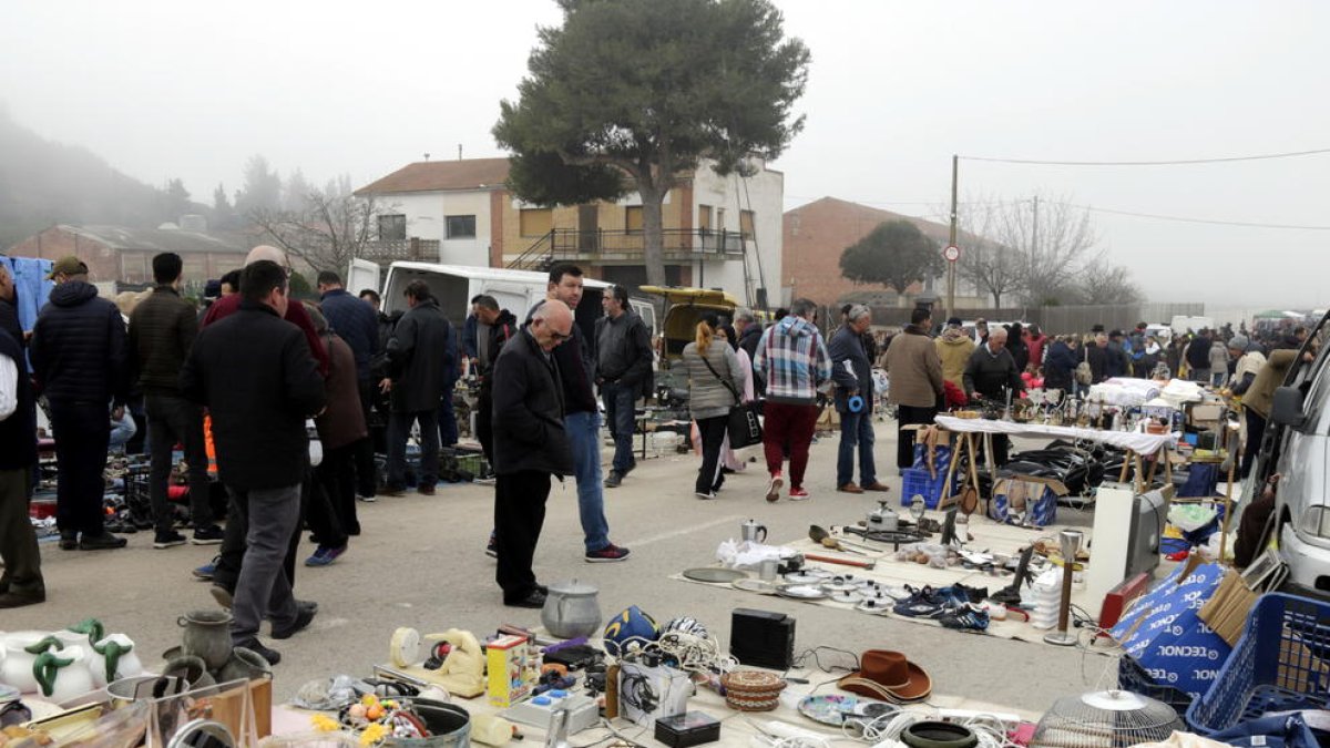 El mercat d’antiguitats de diumenge passat a Arbeca.
