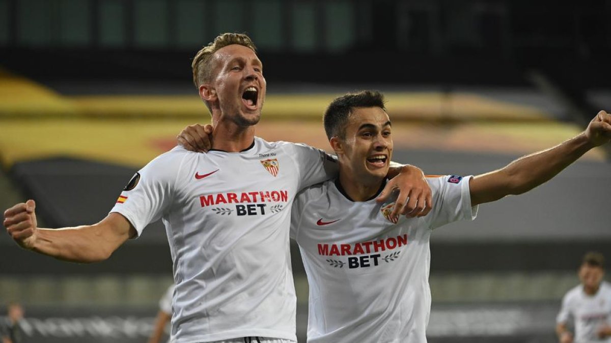 El gol de De Jong, a la izquierda, valió una nueva final.