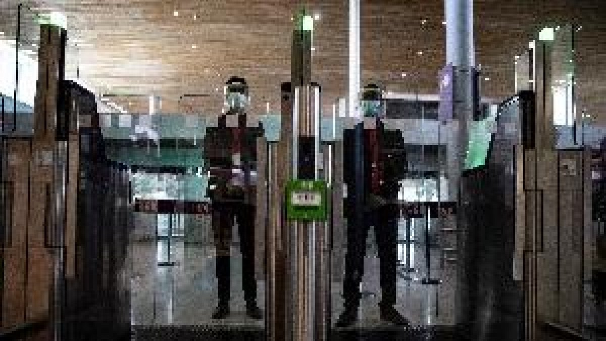 França posarà en quarantena viatgers que viguin d'Espanya