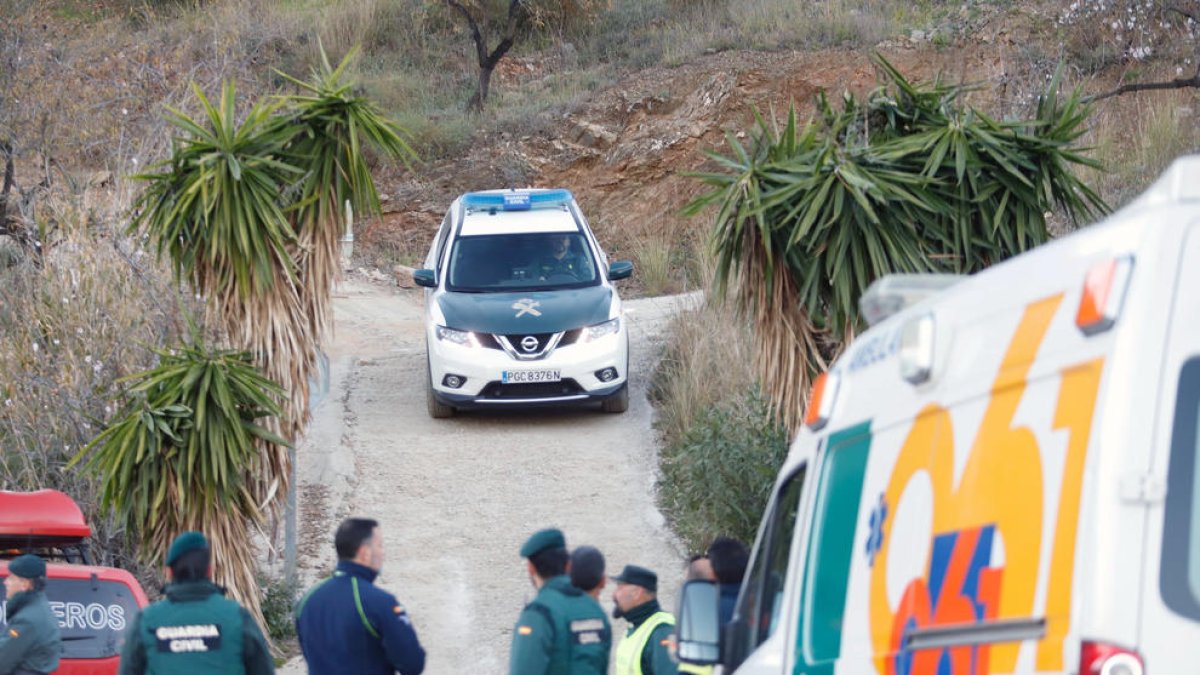 Efectivos desplegados en el término malagueño de Totalán para rescatar al pequeño Julen, ayer.