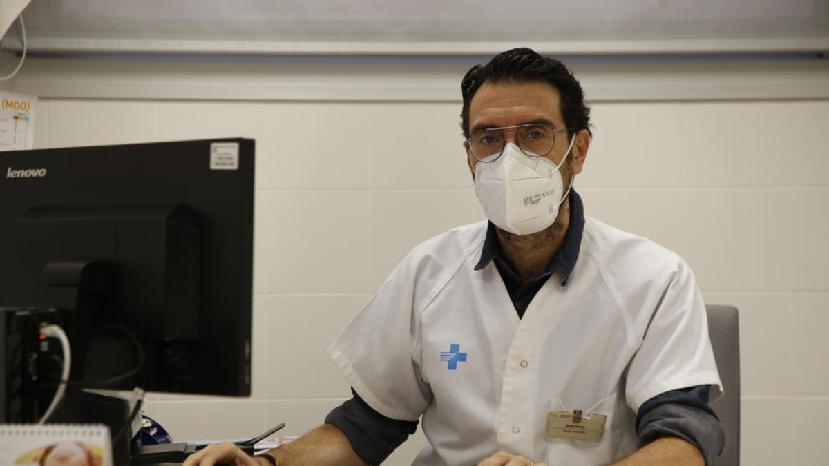 Diversos ambulatoris, com el de l’Eixample, van patir ahir cues de pacients per la vaga de metges.