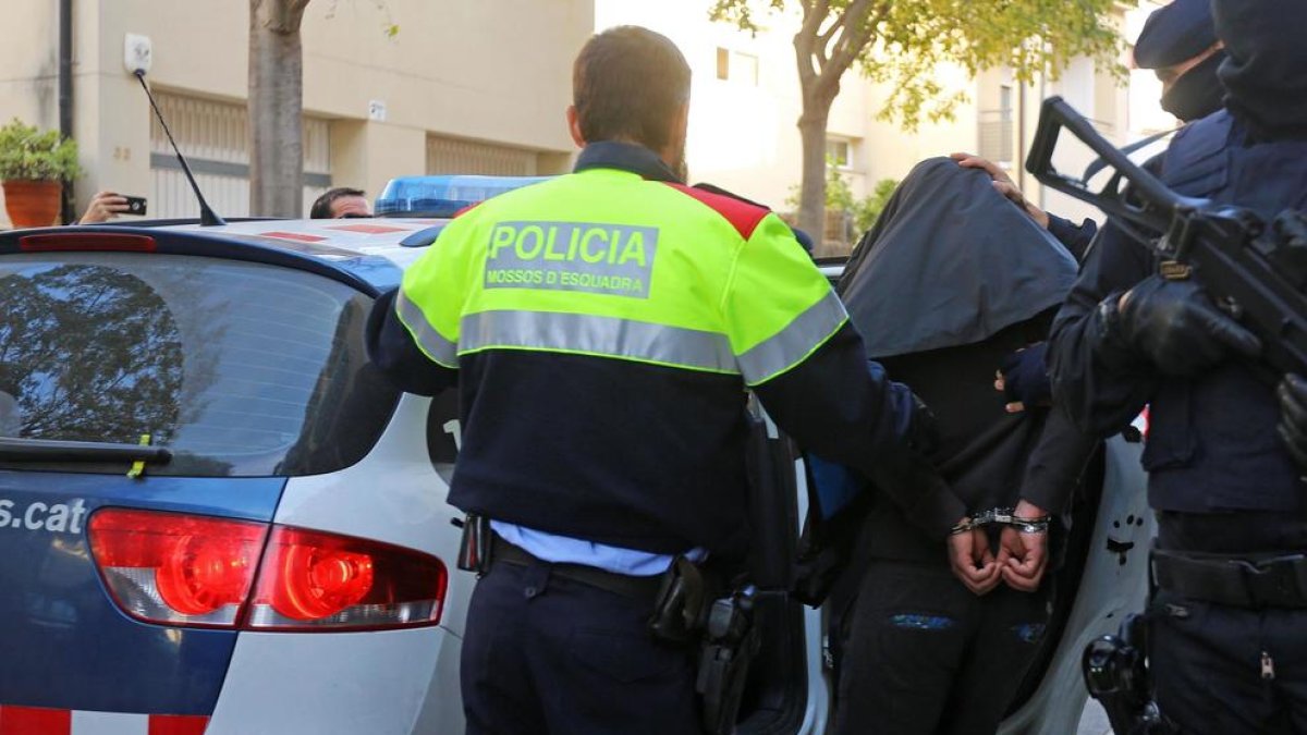 Operació dels Mossos contra el terrorisme gihadista a Barcelona i Igualada