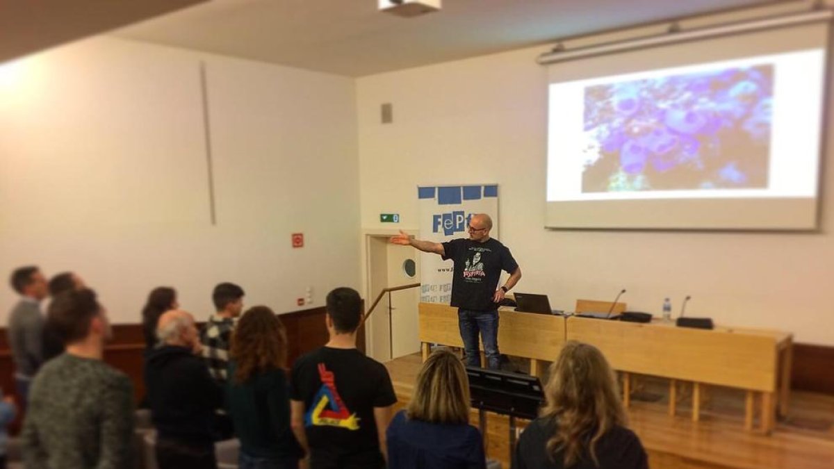 Jesús Guillén abre las Masterclass del árbitro Xavier Estrada
