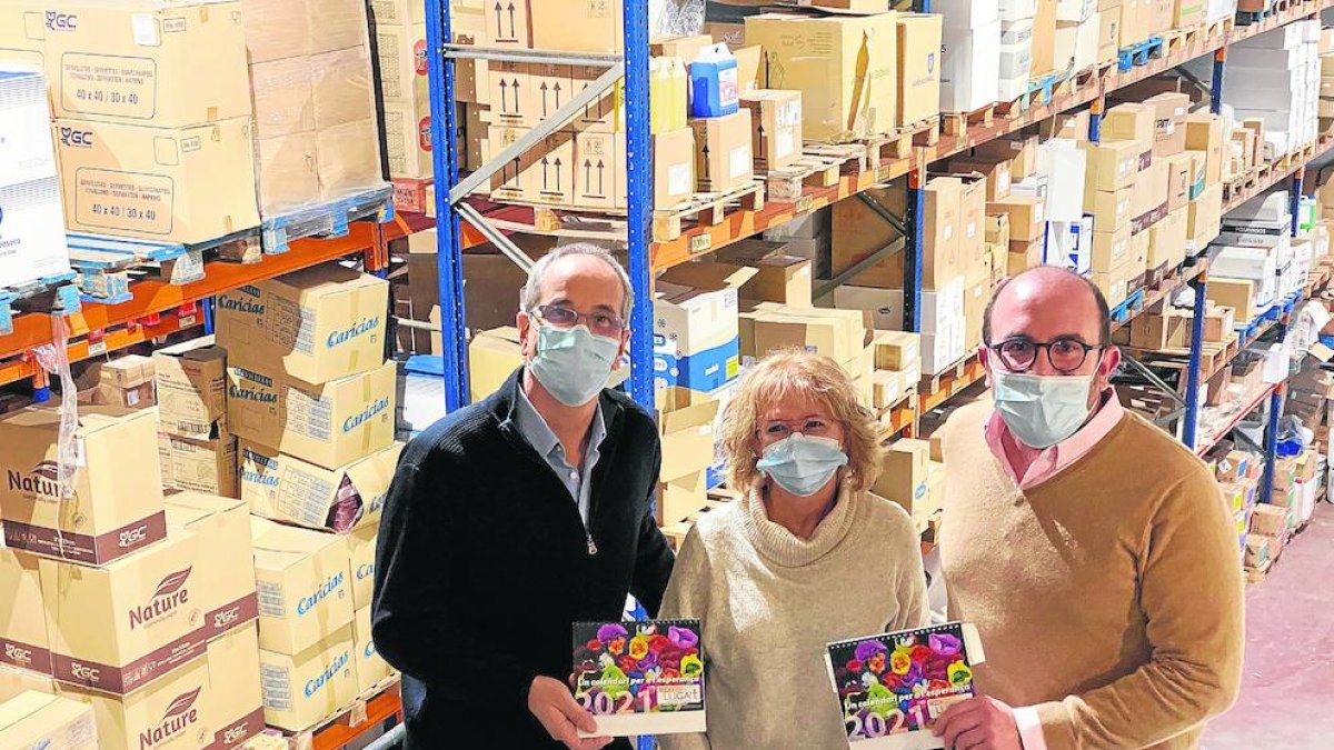 Ilerda Serveis subvenciona el calendario solidario de 2021 de Oncolliga Lleida.