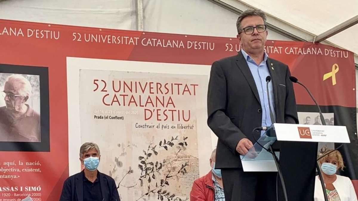 El presidente de la Diputación de Lleida, Joan Talarn, durante su intervención a la inauguración de la 52.ª edición de la UCE en Prada de Conflent.