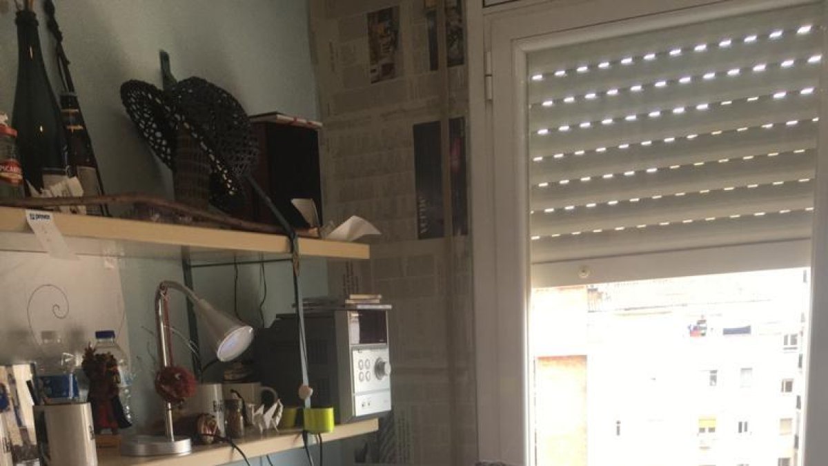 Un universitario, siguiendo clases online de la UdL.