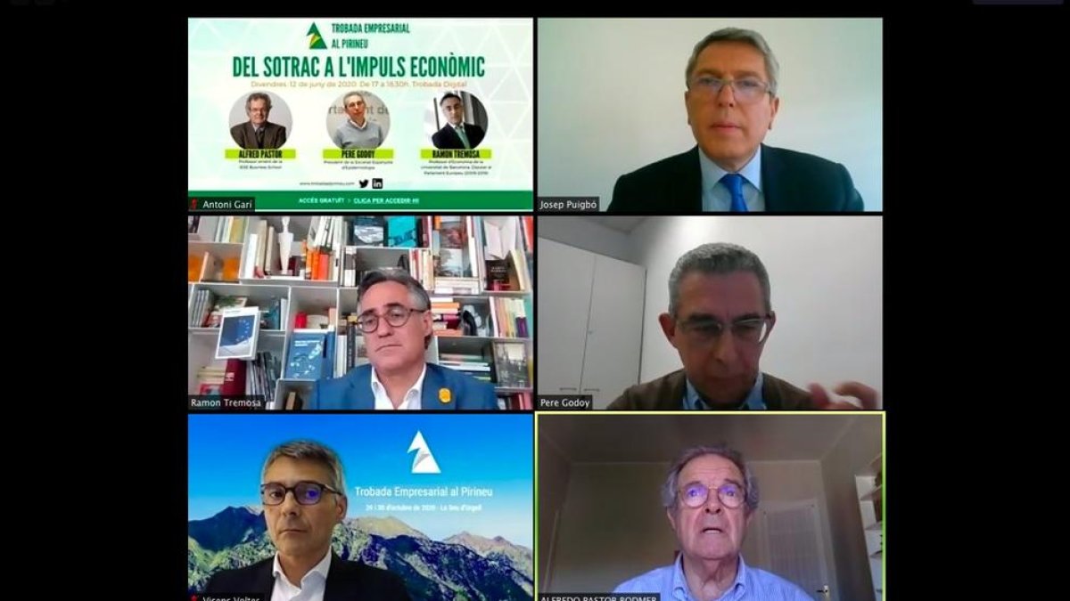 Organizadores de la jornada y los ponentes durante el acto que se celebró de manera on-line.