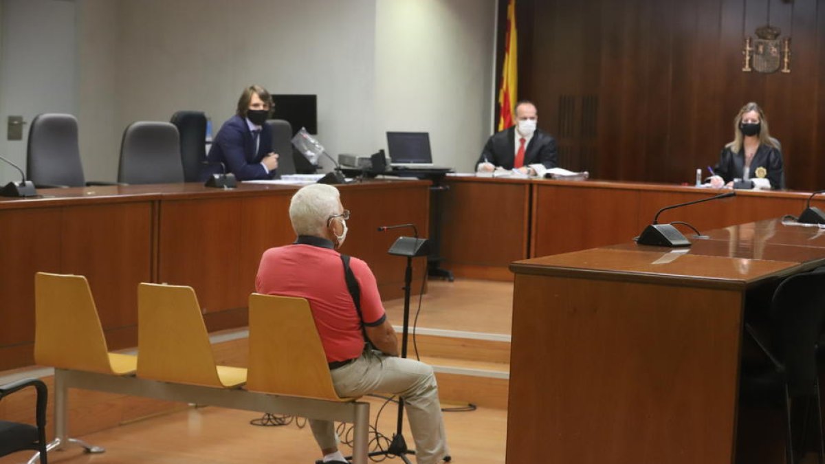 El acusado durante el juicio celebrado ayer en la Audiencia Provincial de Lleida.