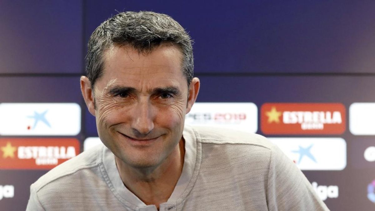 El tècnic va comparèixer ahir davant dels mitjans després de l’eliminació europea.