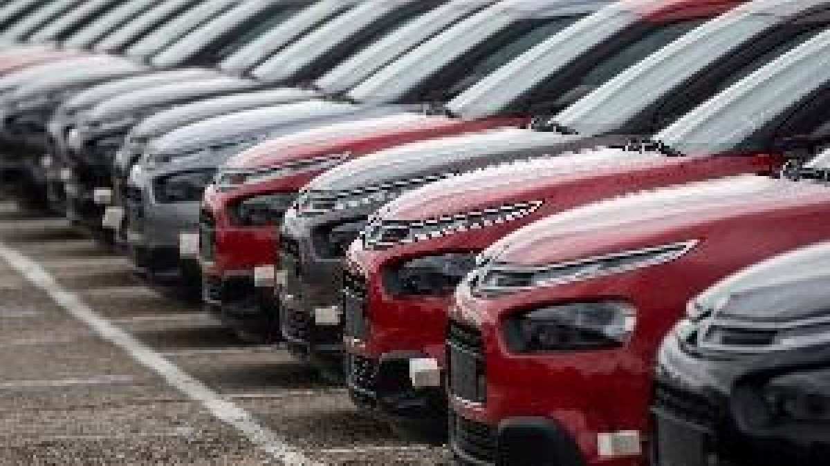 Fàbriques de cotxes continuen sense estar al 100% a l'espera de demanda