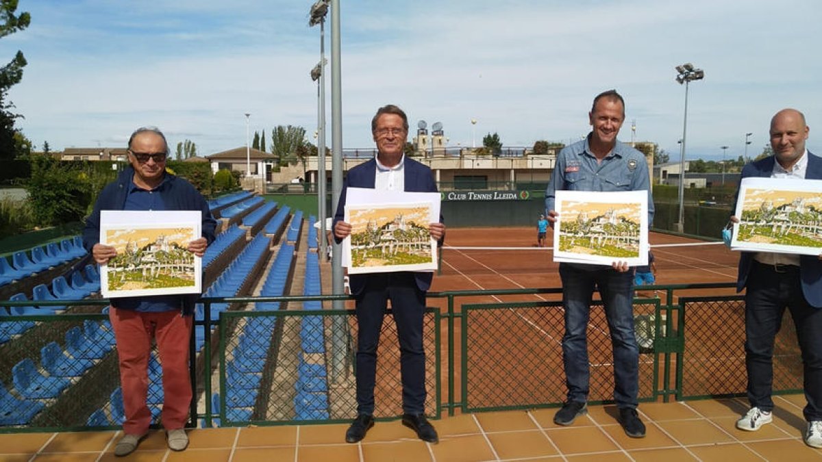 Los presidentes del Sícoris, CT Lleida, CN Lleida y CT Urgell posan con la serigrafía del centenario.