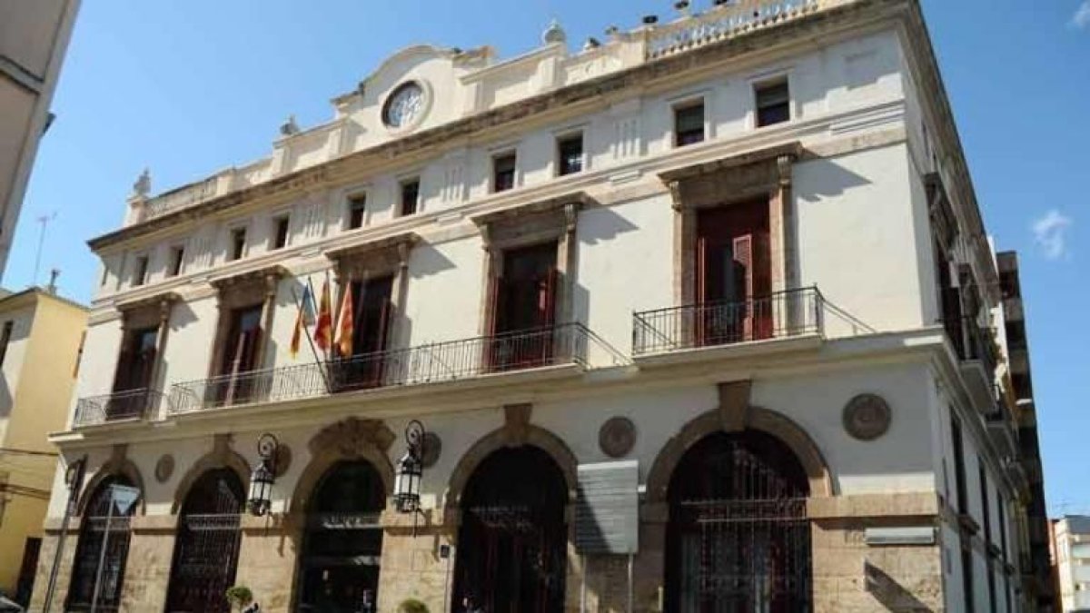 Imagen de la sede del ayuntamiento de Sagunto.