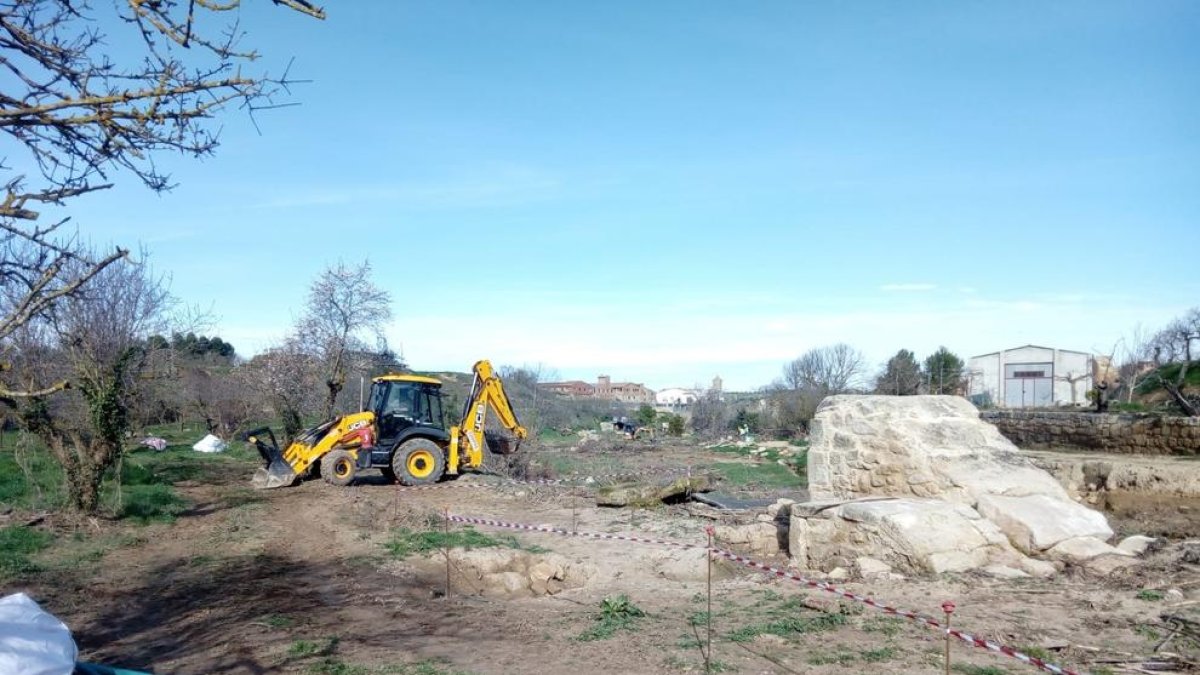 Trabajos en la ribera del río Gorgs en L’Albi.
