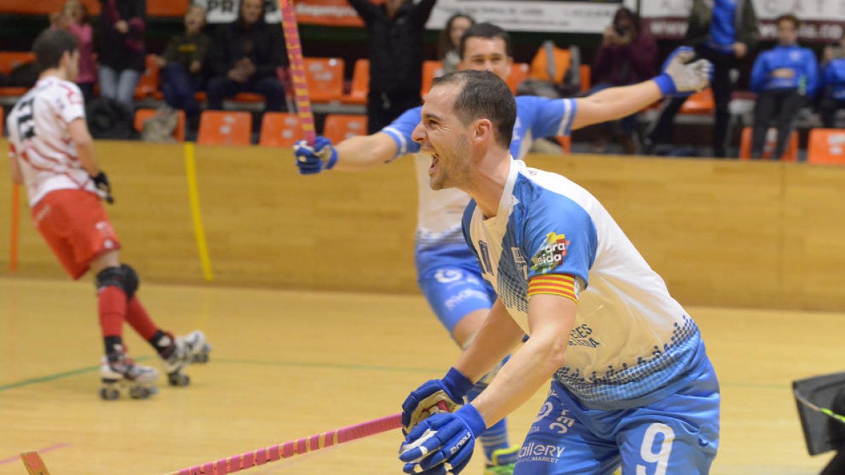 Andreu Tomàs celebra el gol con el que el Llista sentenció el partido del Vic el pasado domingo.
