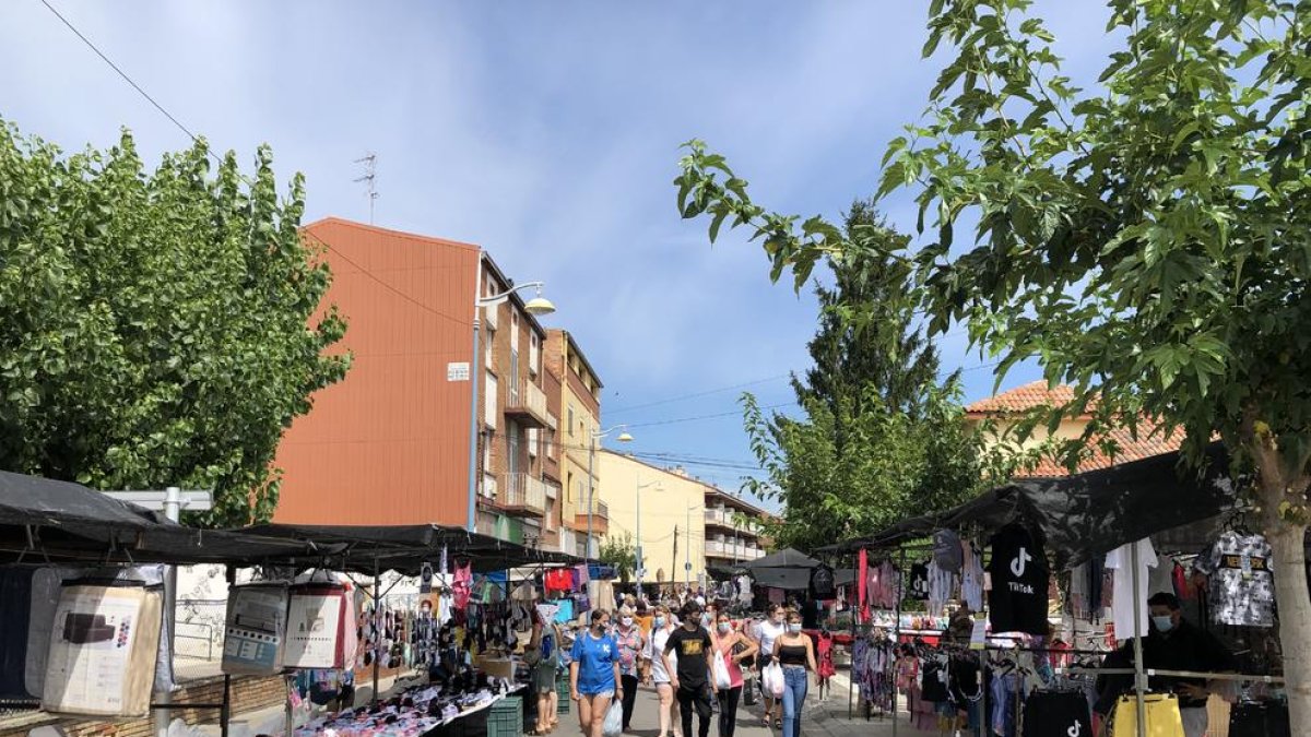 Imatge d’ahir del mercat setmanal de Mollerussa.