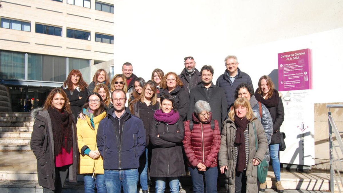 Imagen de archivo de los profesionales que forman parte de programa de Lleida.