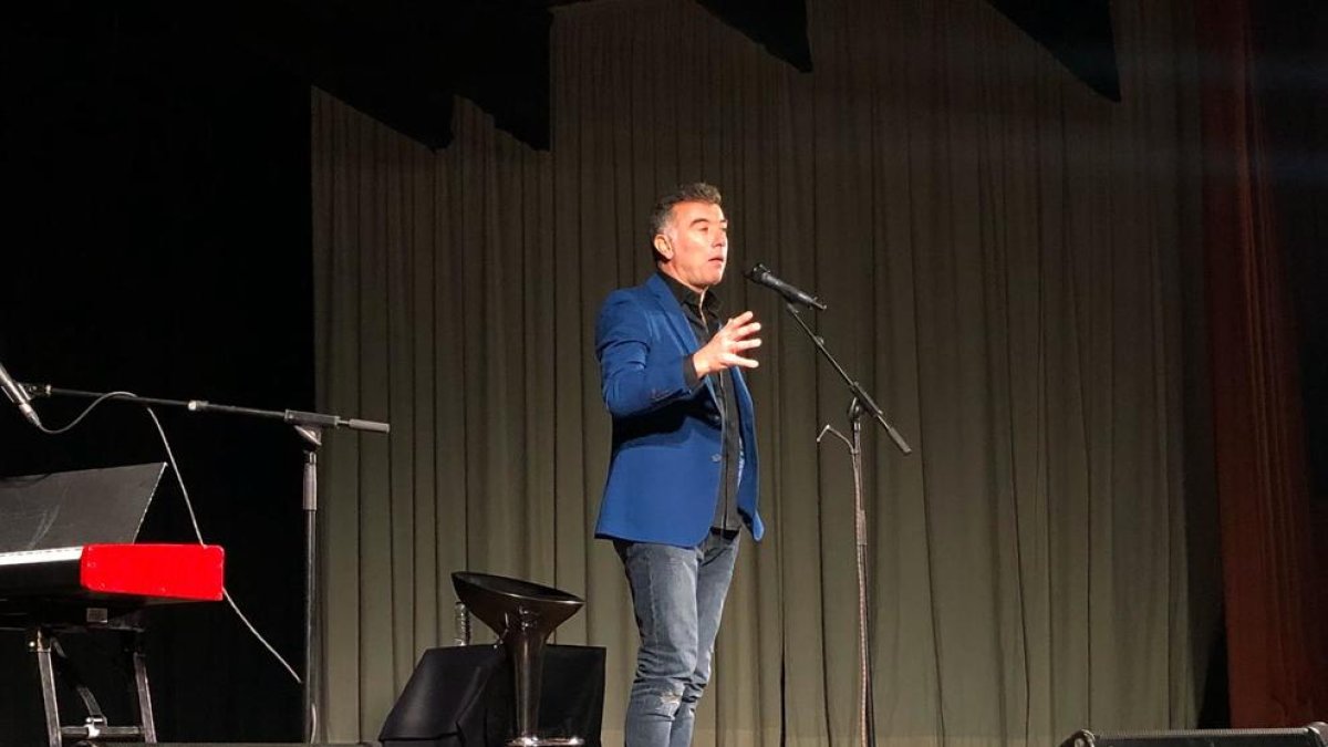 Pep Plaza durant l’actuació a La Sala el cap de setmana.