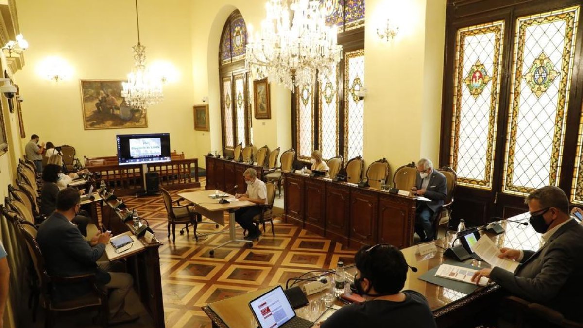 El pleno de la Diputación de Lleida de este jueves.