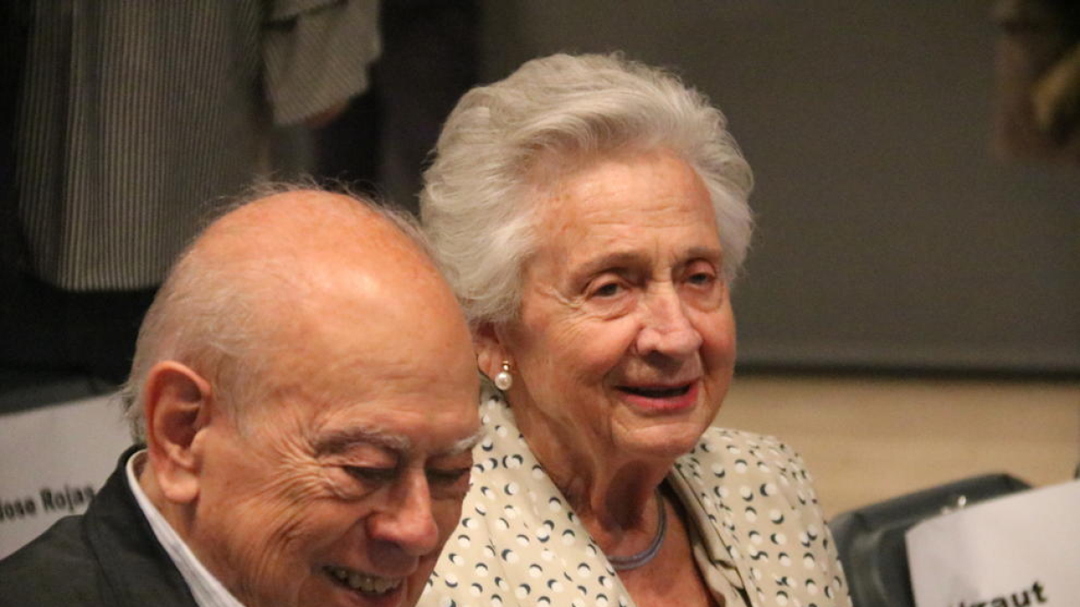 Imagen de archivo de Jordi Pujol y su mujer. Marta Ferrusola.