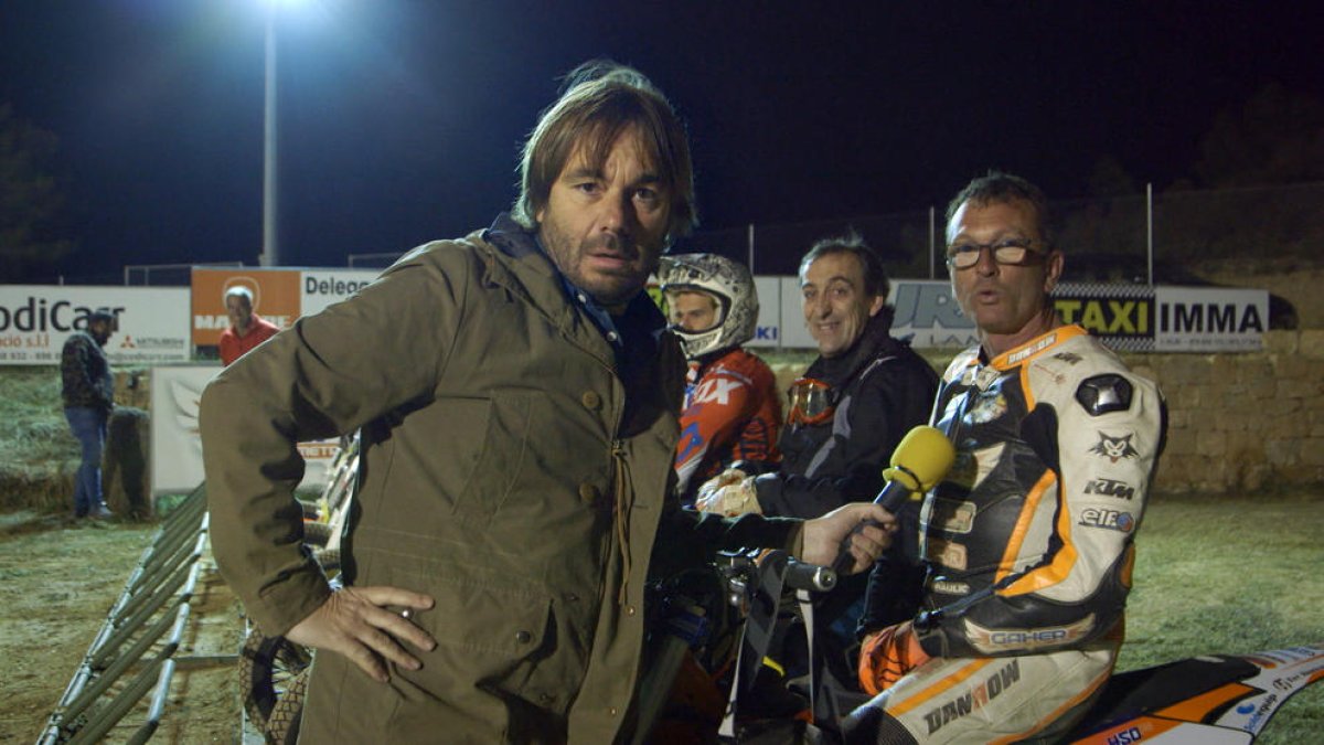 El presentador Quim Masferrer, amb els motards de l’Albi.