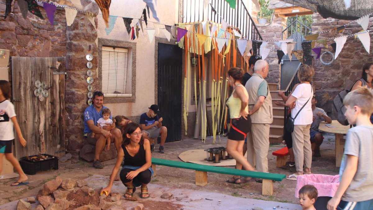 El público familiar fue el más presente en el primer día de festival y los más pequeños se lo pasaron en grande con los talleres.