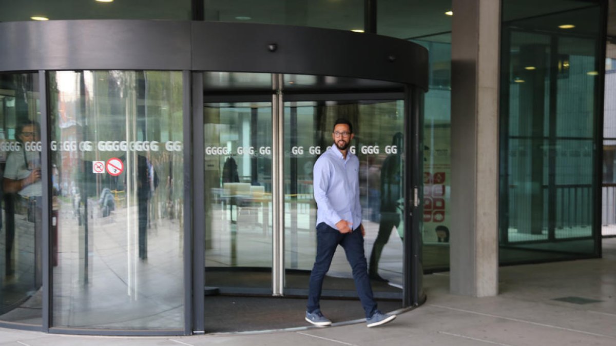 Josep Miquel Arenas, Valtònyc, a su salida del tribunal de Gante que decide sobre su extradición.